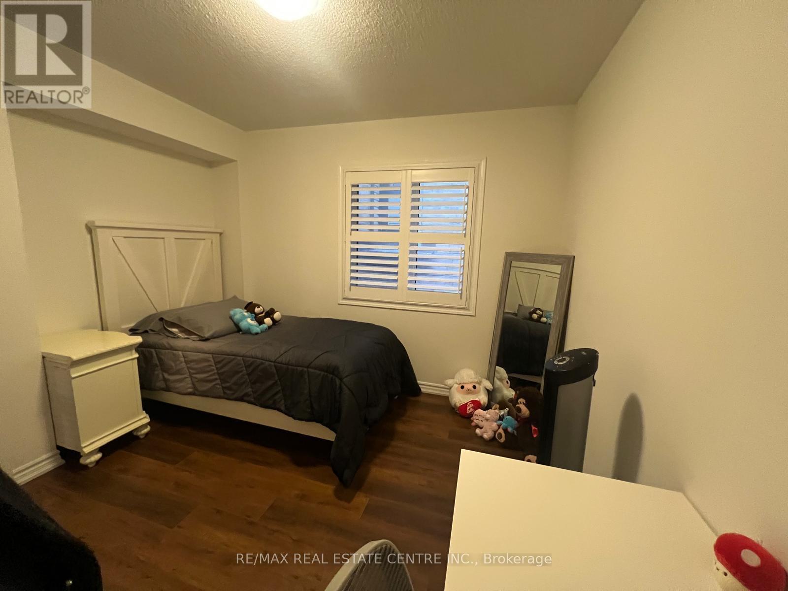 1300 Basswood Crescent, Milton, Ontario  L9T 7E7 - Photo 33 - W12650970