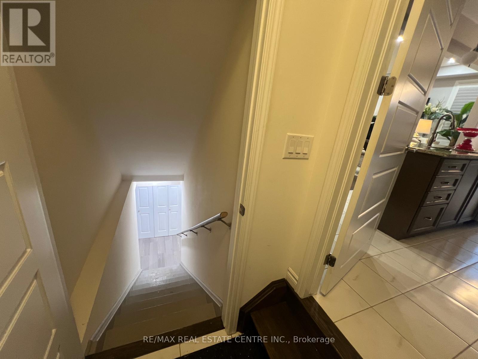 1300 Basswood Crescent, Milton, Ontario  L9T 7E7 - Photo 38 - W12650970