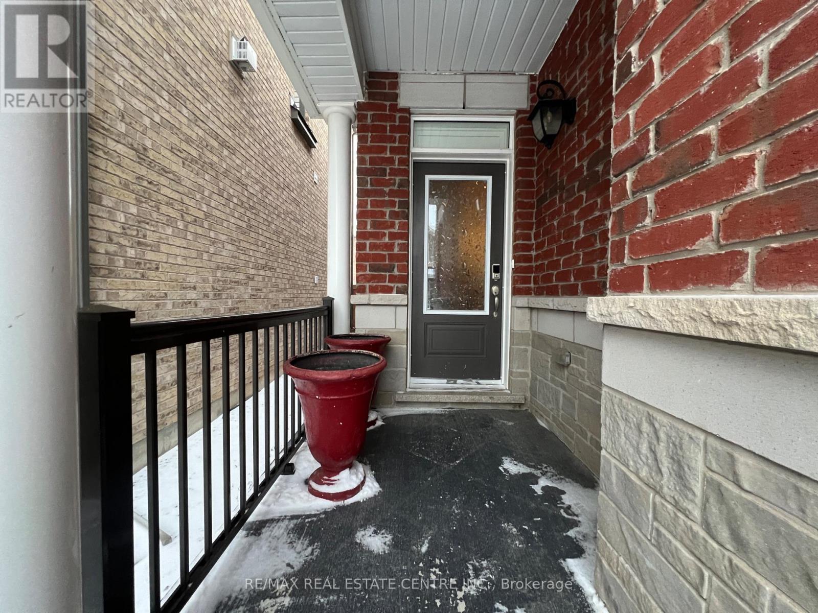 1300 Basswood Crescent, Milton, Ontario  L9T 7E7 - Photo 5 - W12650970