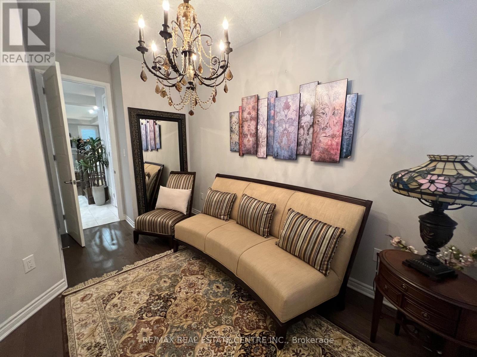 1300 Basswood Crescent, Milton, Ontario  L9T 7E7 - Photo 9 - W12650970