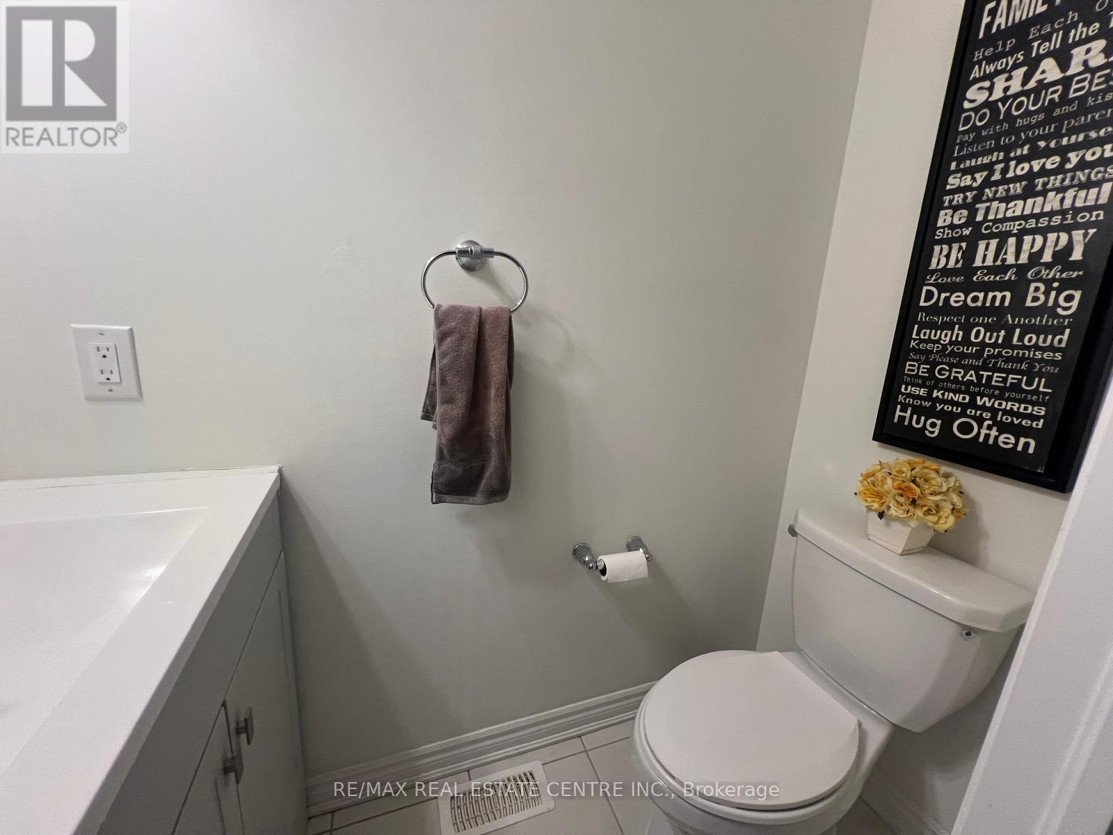 1300 Basswood Crescent, Milton, Ontario  L9T 7E7 - Photo 7 - W12650970