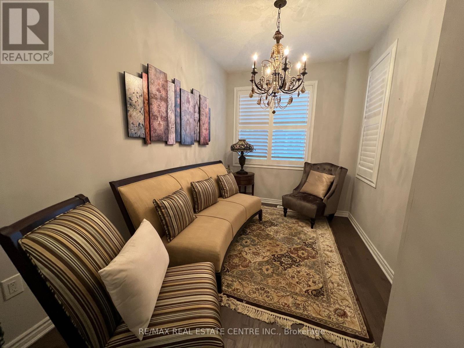 1300 Basswood Crescent, Milton, Ontario  L9T 7E7 - Photo 8 - W12650970