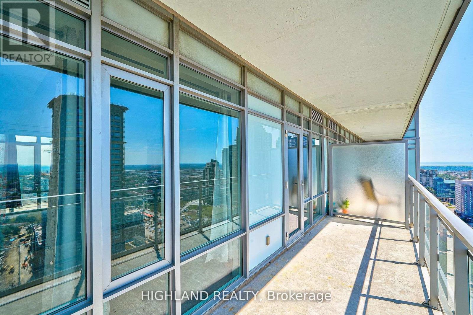 2807 - 360 Square One Drive, Mississauga, Ontario  L5B 0E6 - Photo 28 - W12652174