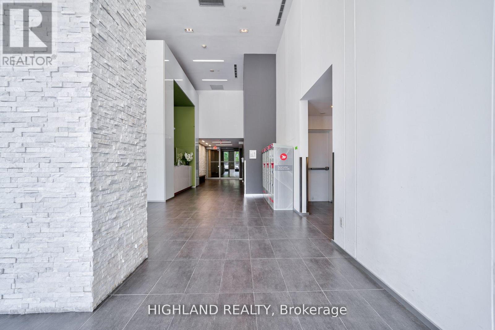 2807 - 360 Square One Drive, Mississauga, Ontario  L5B 0E6 - Photo 7 - W12652174