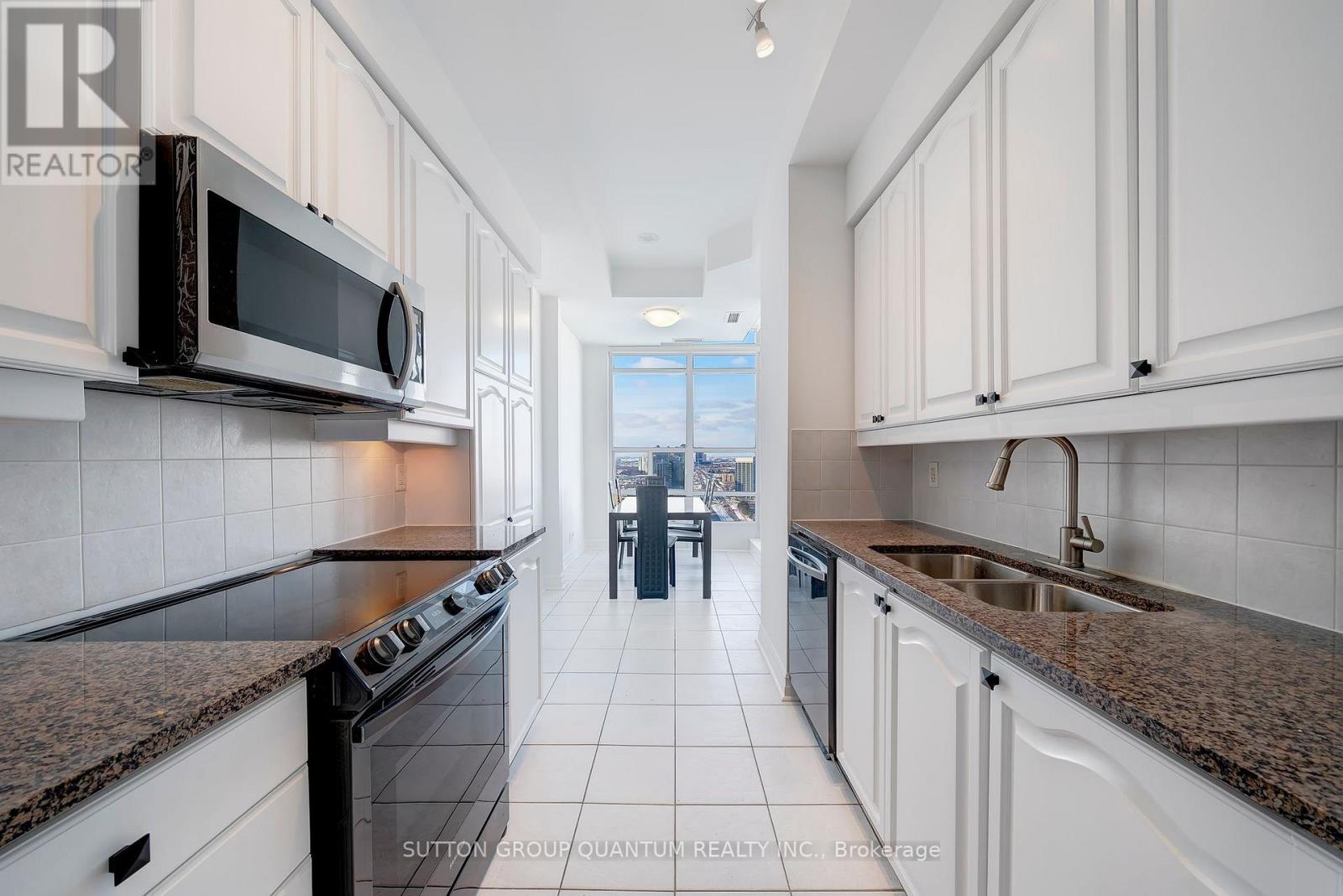 3007 - 1 Elm Drive W, Mississauga, Ontario  L5B 4M1 - Photo 10 - W12652178