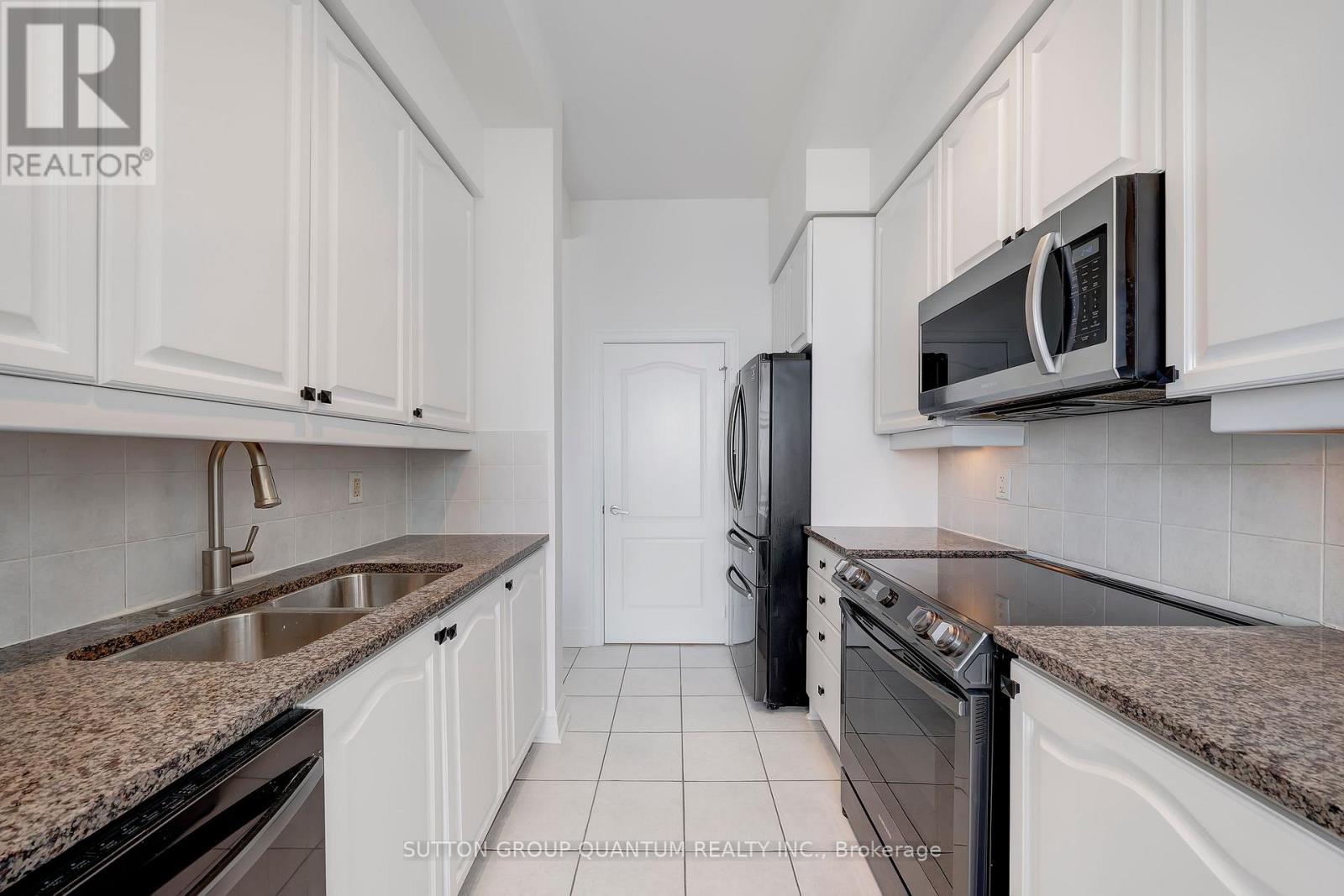 3007 - 1 Elm Drive W, Mississauga, Ontario  L5B 4M1 - Photo 12 - W12652178