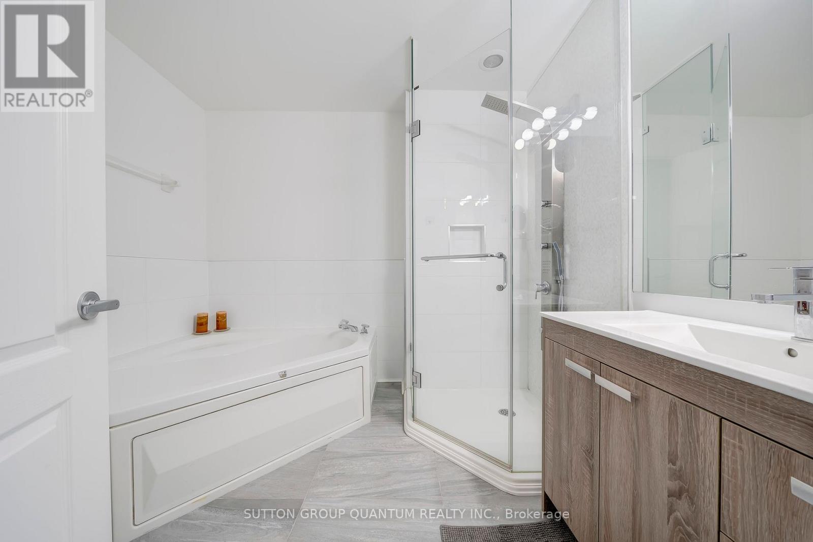 3007 - 1 Elm Drive W, Mississauga, Ontario  L5B 4M1 - Photo 21 - W12652178