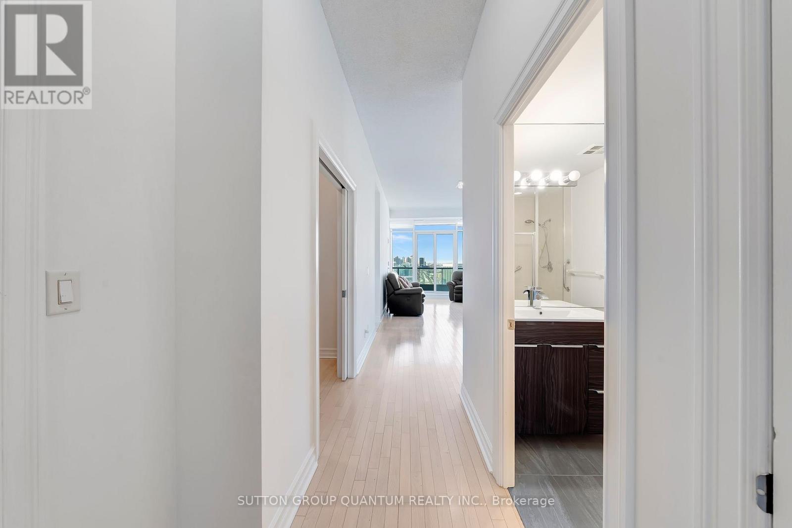 3007 - 1 Elm Drive W, Mississauga, Ontario  L5B 4M1 - Photo 3 - W12652178