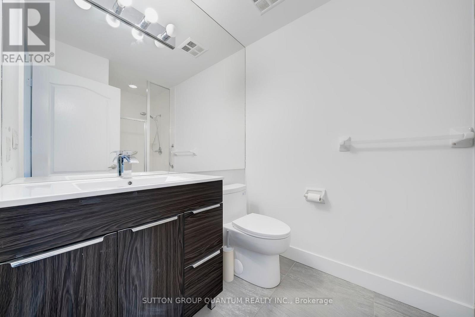 3007 - 1 Elm Drive W, Mississauga, Ontario  L5B 4M1 - Photo 4 - W12652178