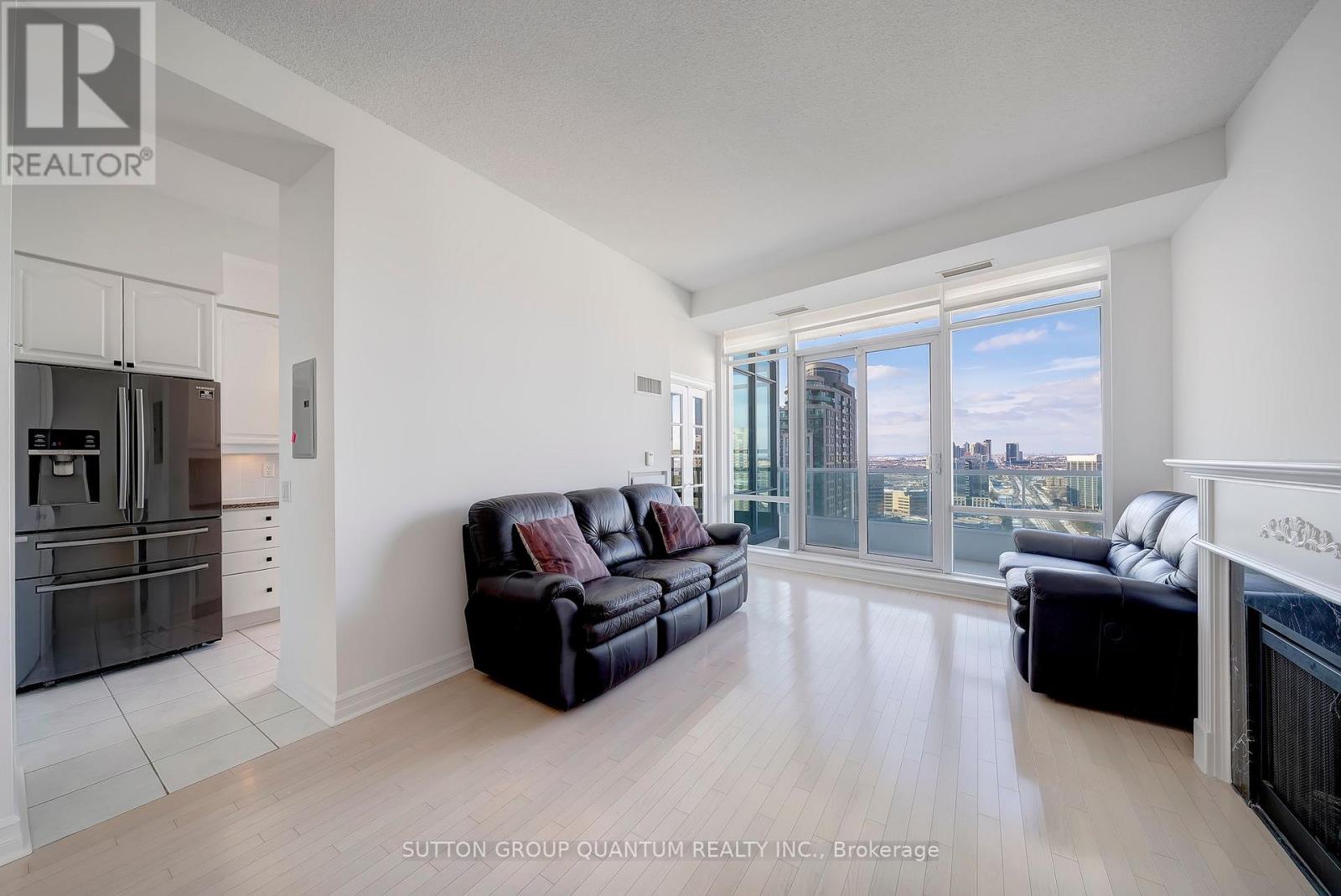 3007 - 1 Elm Drive W, Mississauga, Ontario  L5B 4M1 - Photo 7 - W12652178