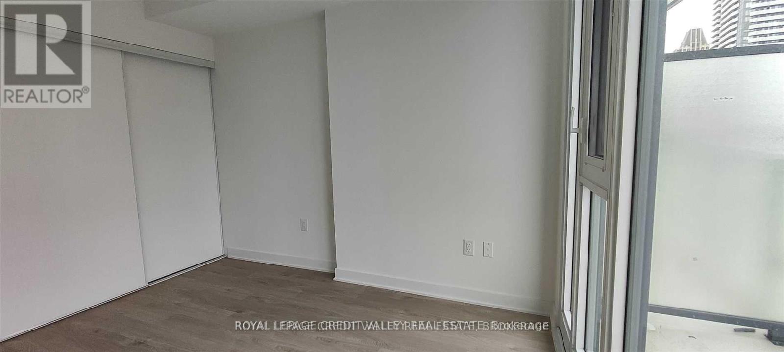 1413 - 3900 Confederation Parkway, Mississauga, Ontario  L5B 0M3 - Photo 10 - W12652182