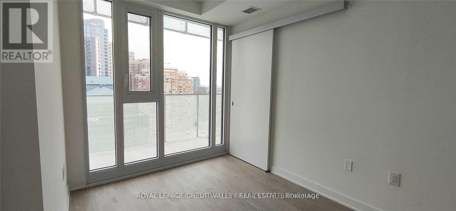 1413 - 3900 Confederation Parkway, Mississauga, Ontario  L5B 0M3 - Photo 12 - W12652182