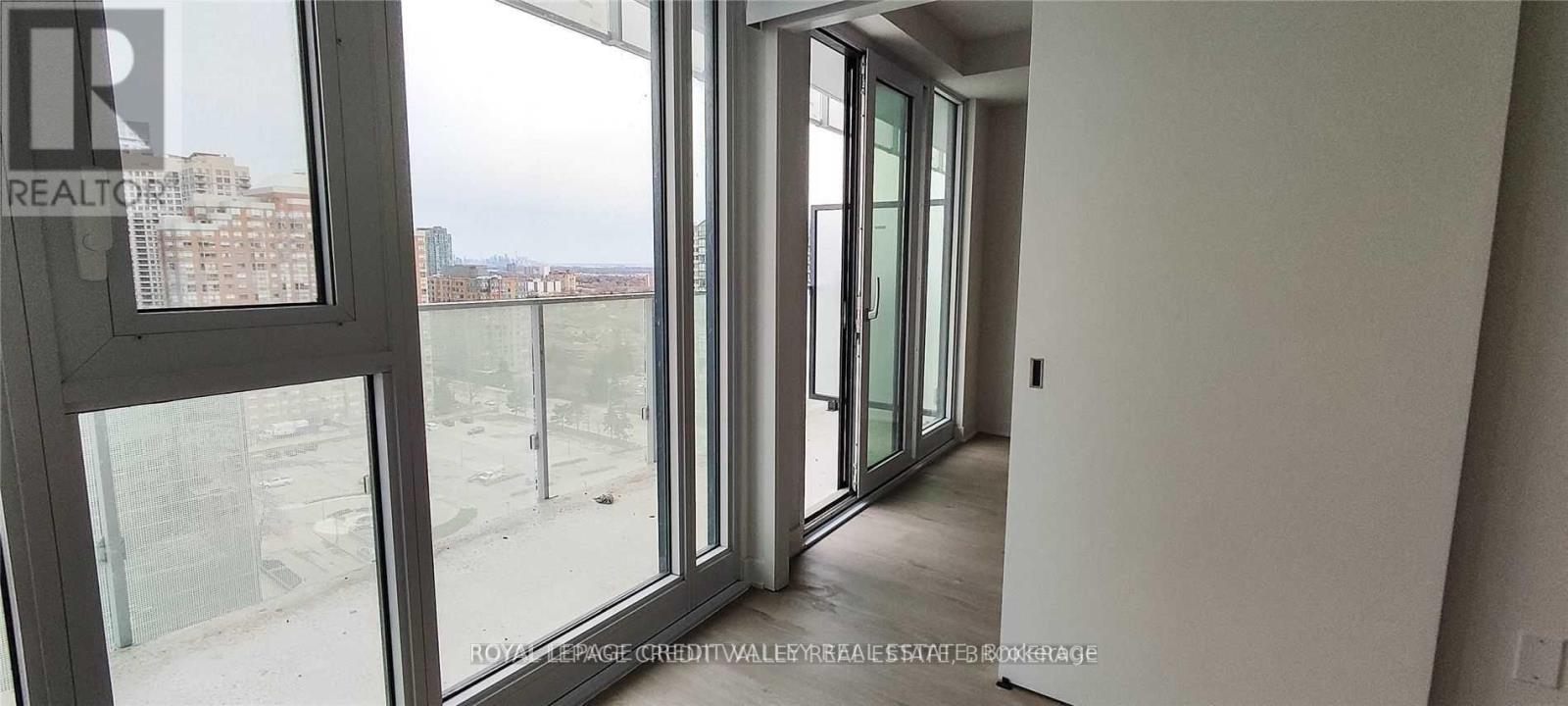 1413 - 3900 Confederation Parkway, Mississauga, Ontario  L5B 0M3 - Photo 13 - W12652182