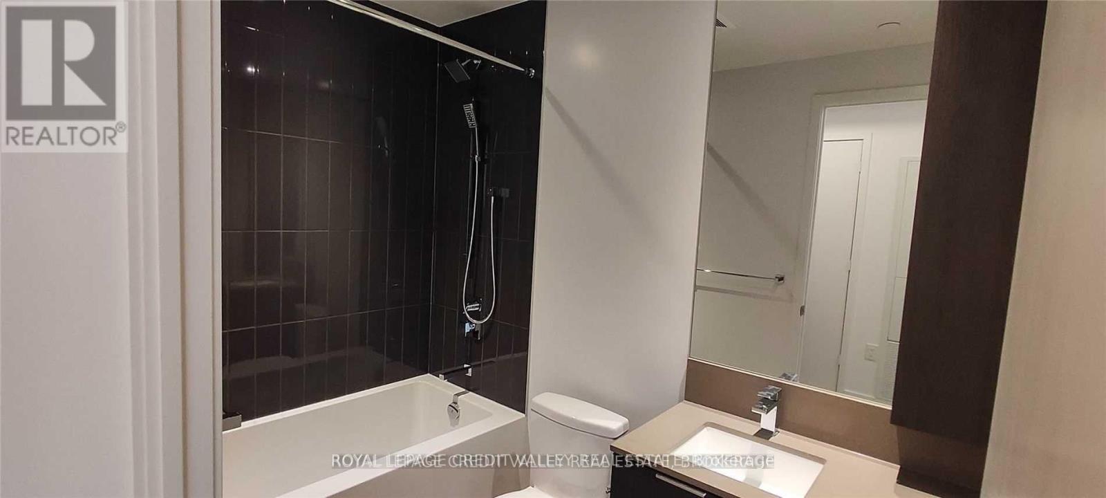 1413 - 3900 Confederation Parkway, Mississauga, Ontario  L5B 0M3 - Photo 16 - W12652182