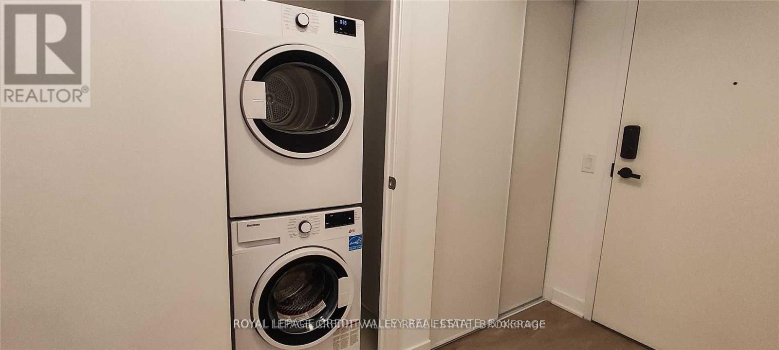 1413 - 3900 Confederation Parkway, Mississauga, Ontario  L5B 0M3 - Photo 17 - W12652182