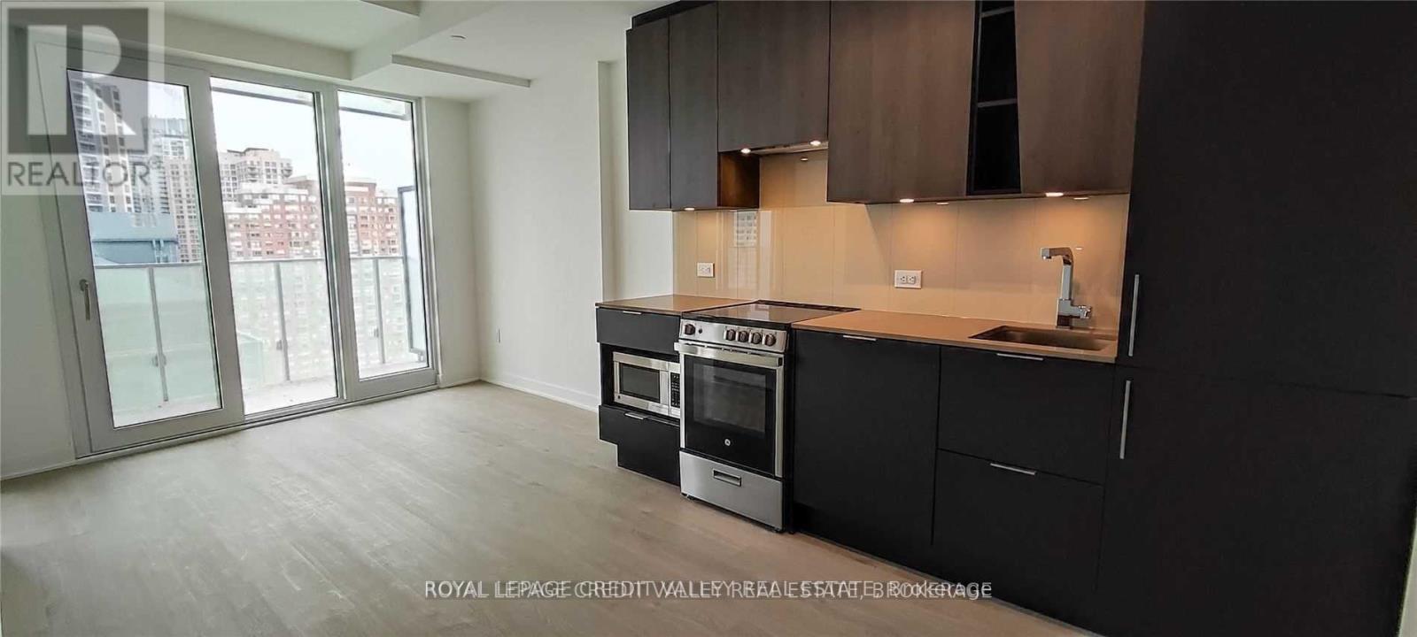 1413 - 3900 Confederation Parkway, Mississauga, Ontario  L5B 0M3 - Photo 7 - W12652182