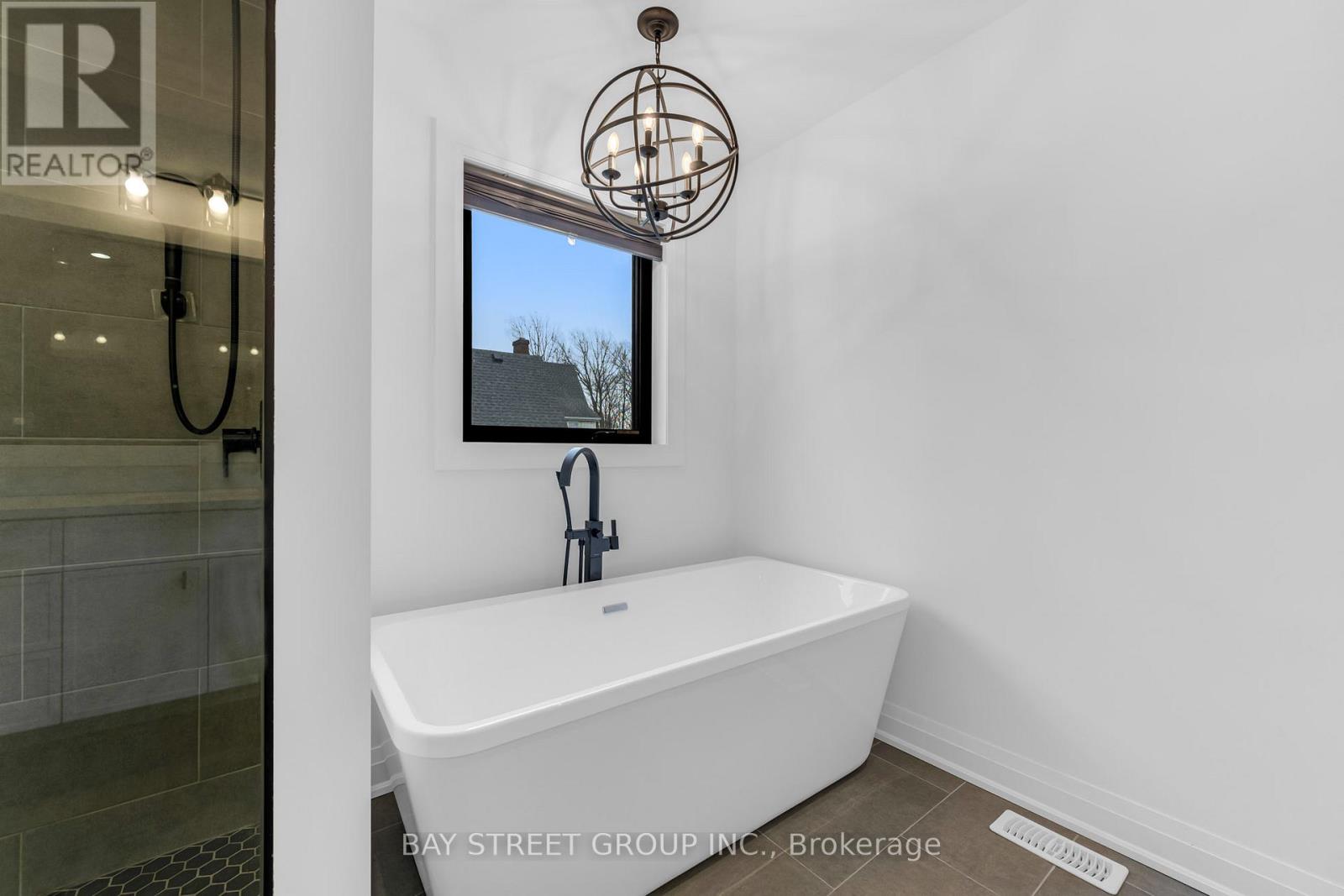 402 Aqueduct Street, Welland, Ontario  L3C 1E1 - Photo 29 - X12652202