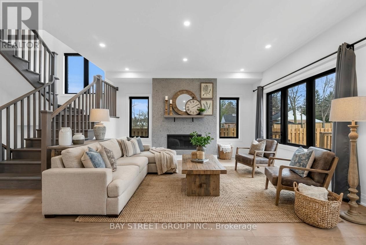 402 Aqueduct Street, Welland, Ontario  L3C 1E1 - Photo 3 - X12652202