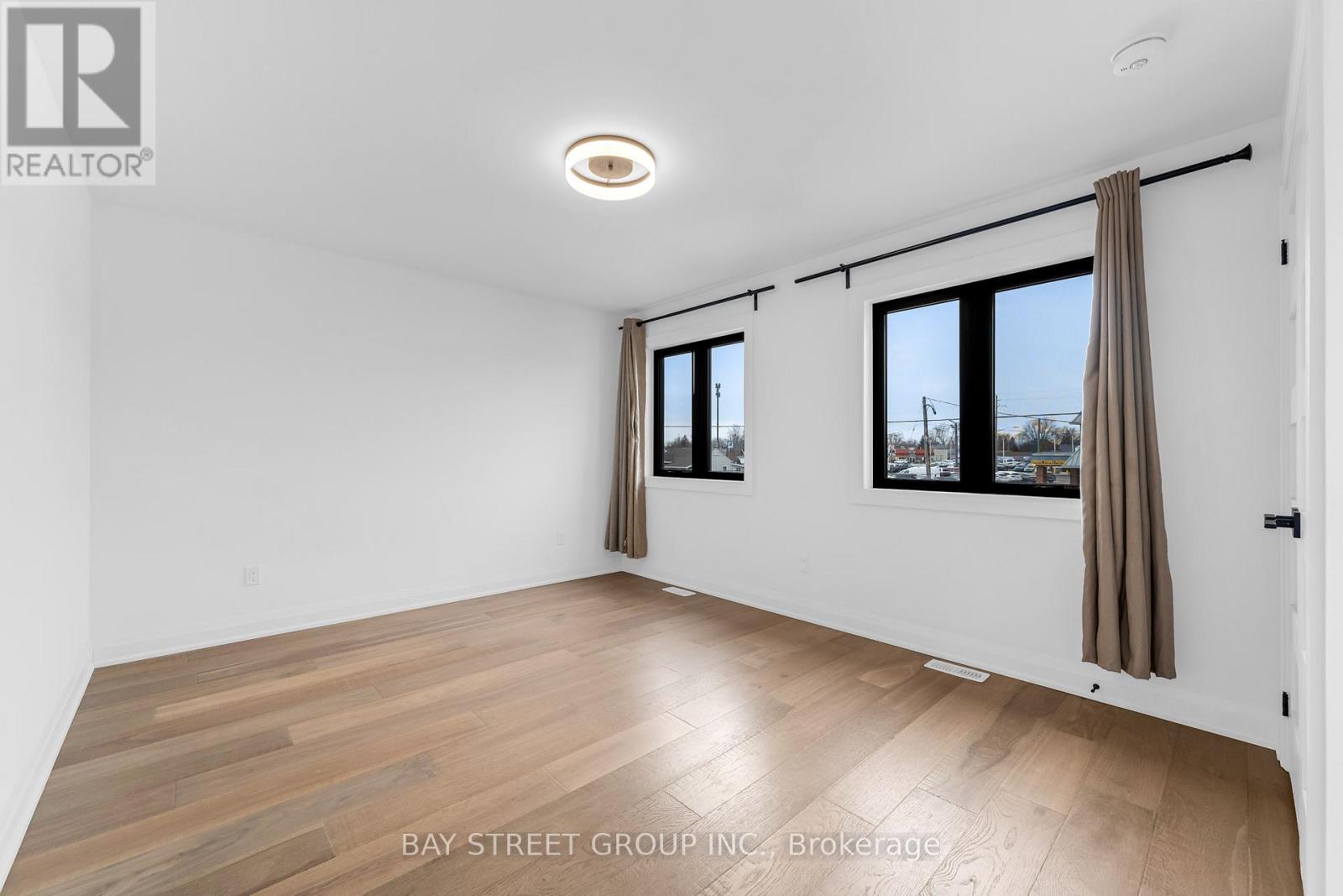 402 Aqueduct Street, Welland, Ontario  L3C 1E1 - Photo 35 - X12652202