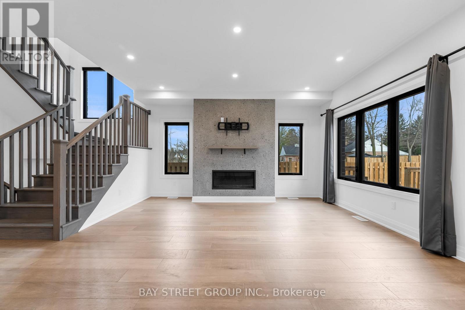 402 Aqueduct Street, Welland, Ontario  L3C 1E1 - Photo 4 - X12652202