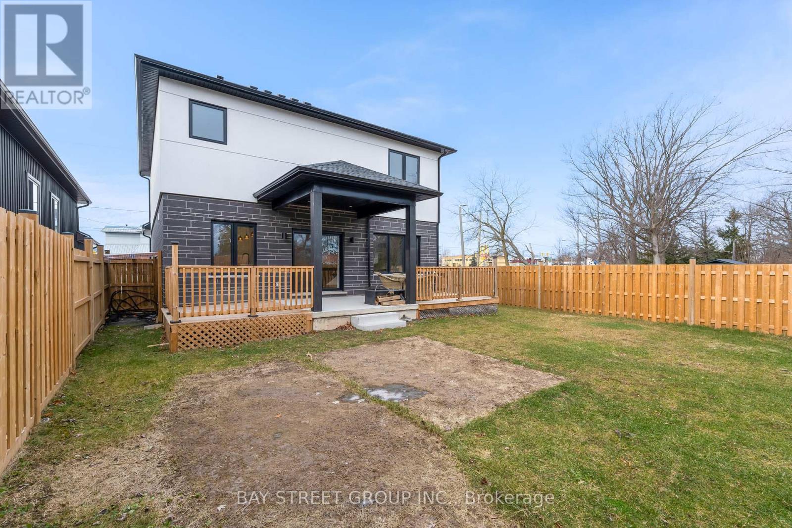 402 Aqueduct Street, Welland, Ontario  L3C 1E1 - Photo 49 - X12652202