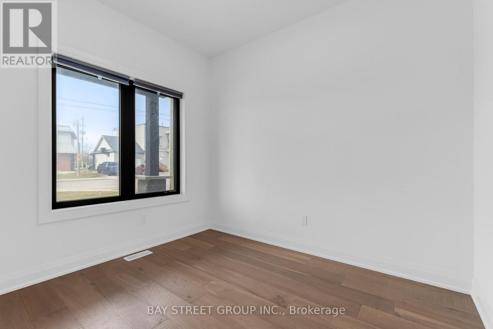 402 Aqueduct Street, Welland, Ontario  L3C 1E1 - Photo 7 - X12652202