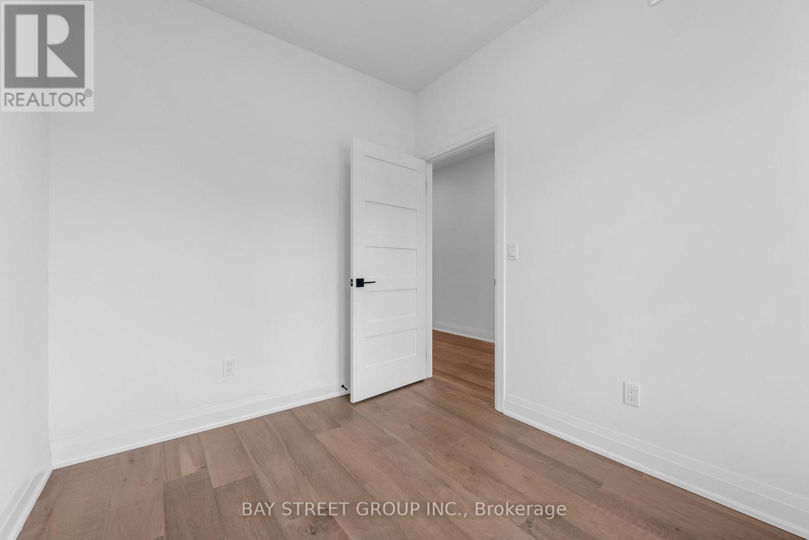 402 Aqueduct Street, Welland, Ontario  L3C 1E1 - Photo 9 - X12652202