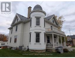 555 ERIE STREET, Warwick, Ontario