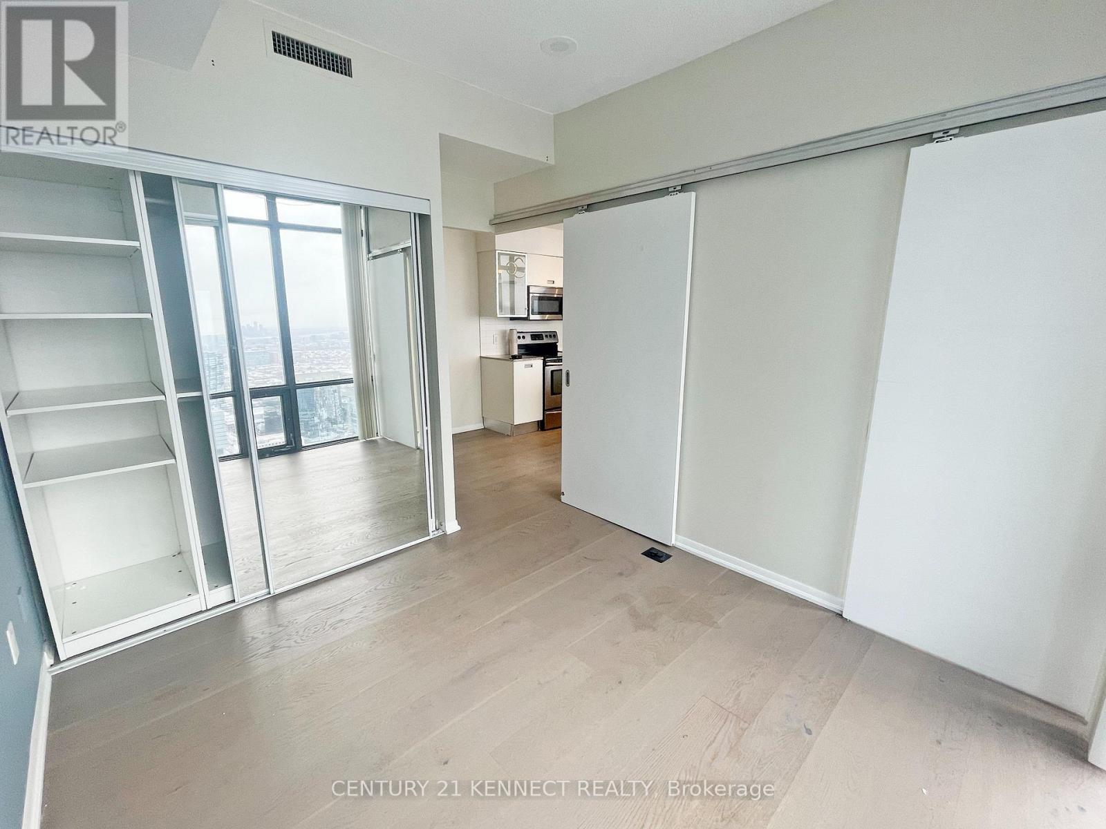 4303 - 38 Grenville Street, Toronto, Ontario  M4Y 1A5 - Photo 10 - C12609396