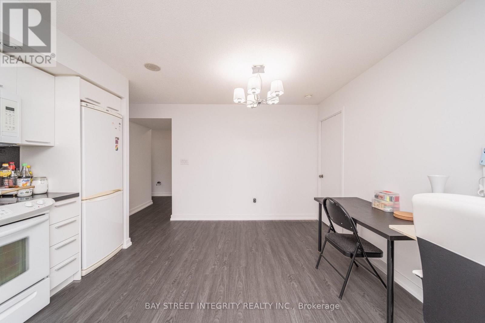 1103 - 25 Capreol Court, Toronto, Ontario  M5V 3Z7 - Photo 10 - C12652208