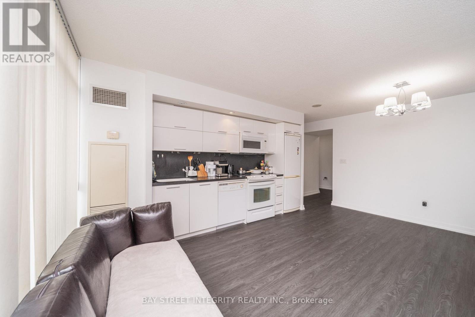 1103 - 25 Capreol Court, Toronto, Ontario  M5V 3Z7 - Photo 11 - C12652208