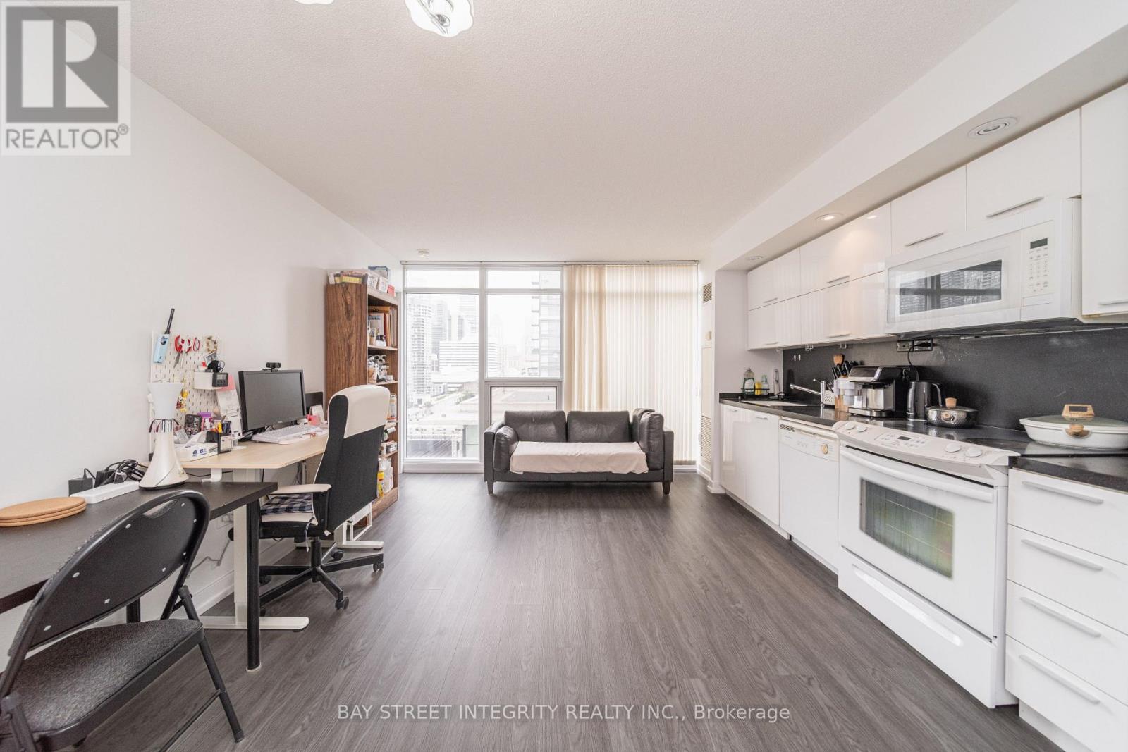 1103 - 25 Capreol Court, Toronto, Ontario  M5V 3Z7 - Photo 14 - C12652208