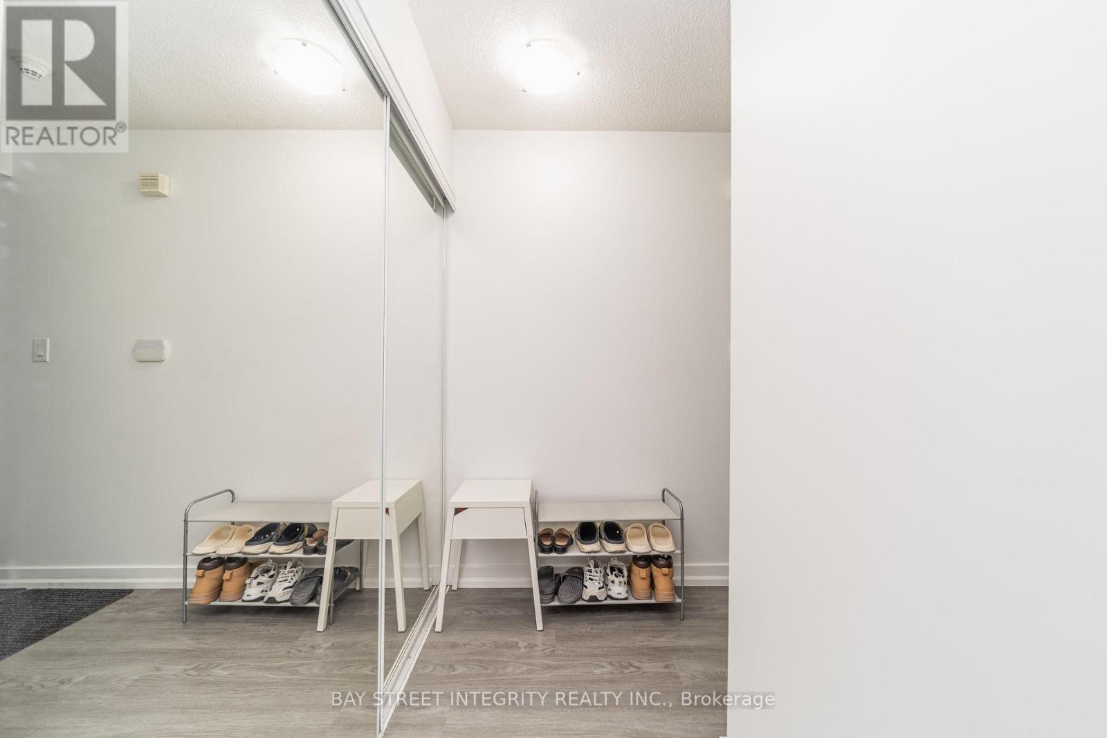 1103 - 25 Capreol Court, Toronto, Ontario  M5V 3Z7 - Photo 15 - C12652208