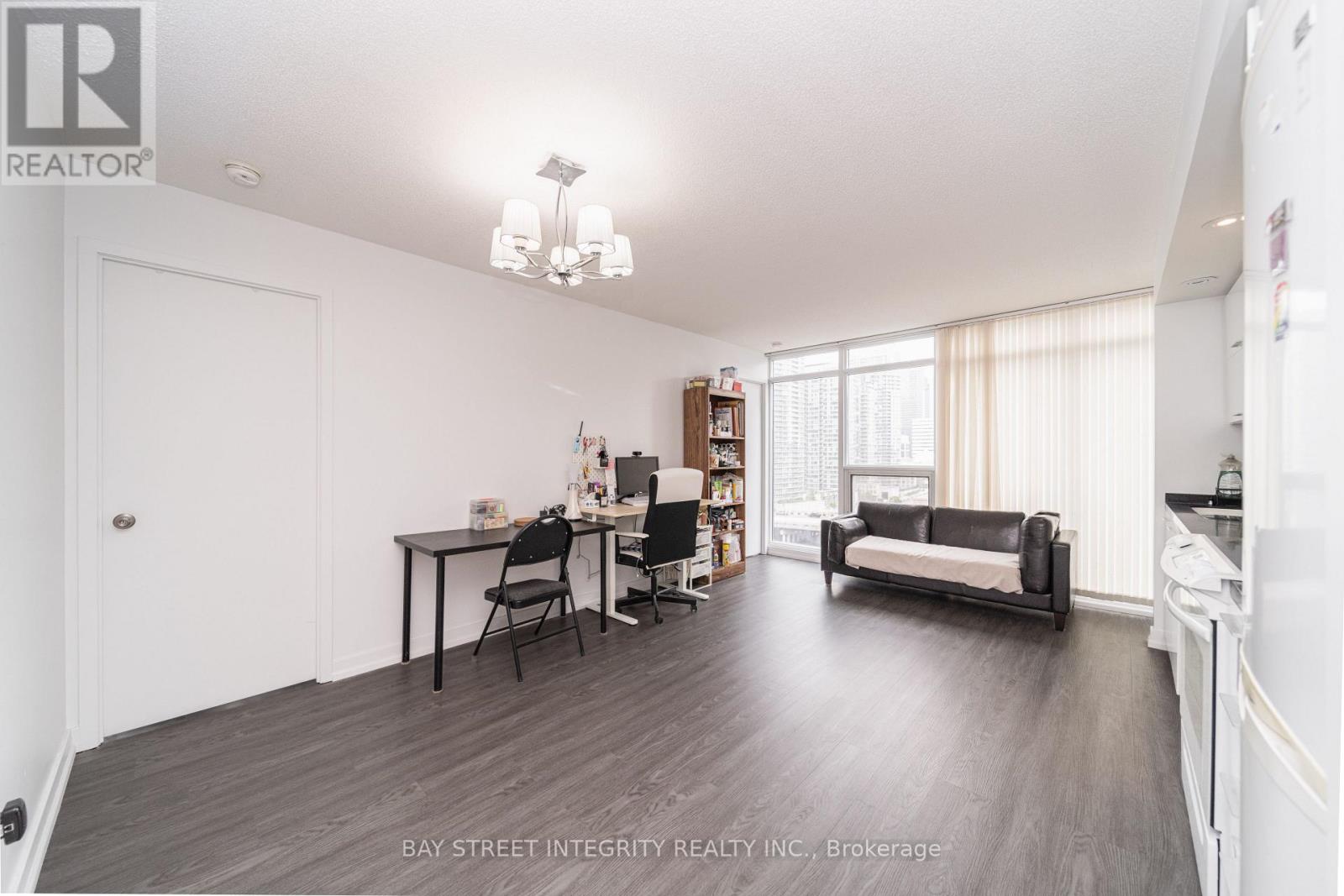 1103 - 25 Capreol Court, Toronto, Ontario  M5V 3Z7 - Photo 6 - C12652208