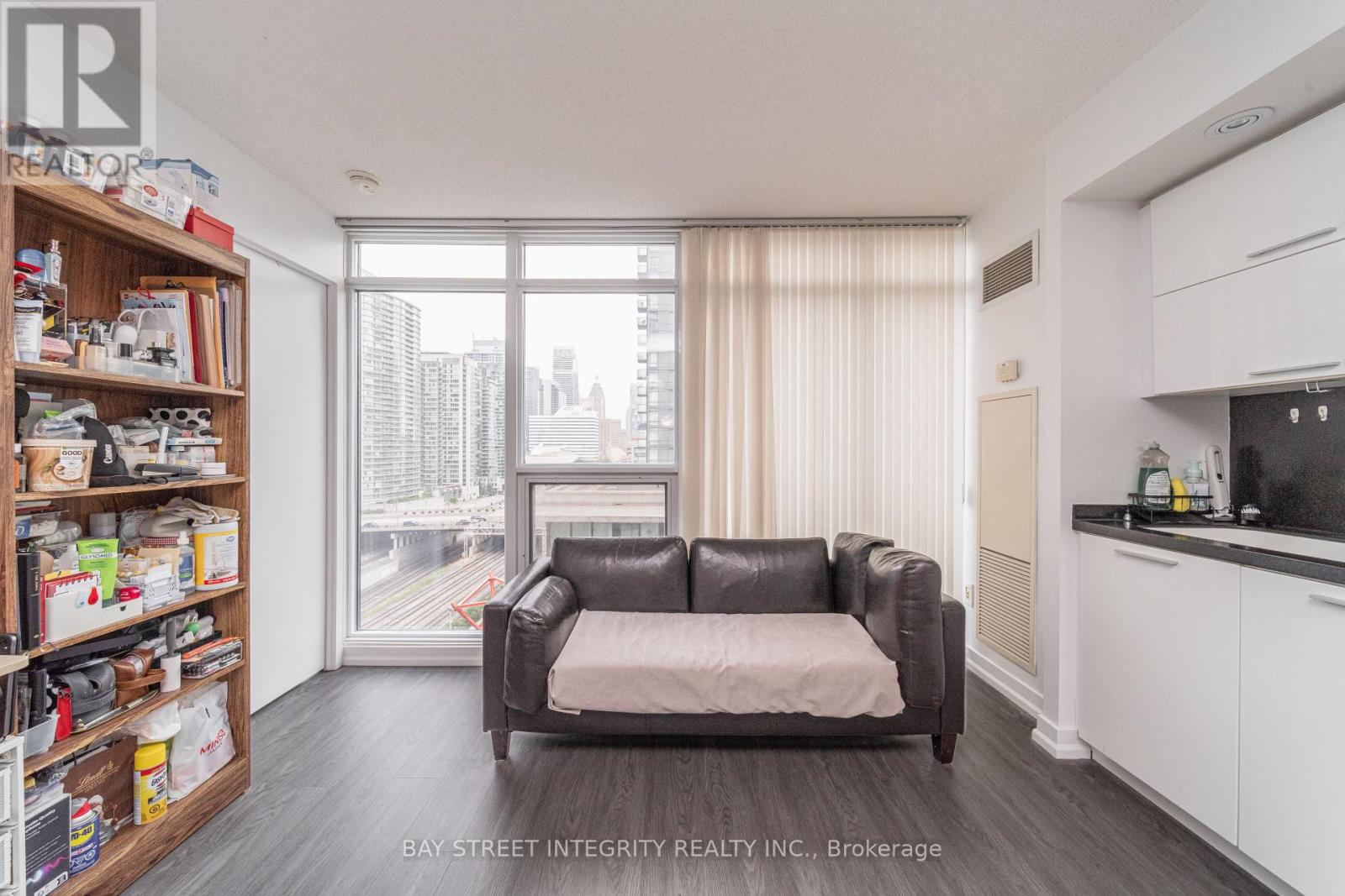 1103 - 25 Capreol Court, Toronto, Ontario  M5V 3Z7 - Photo 8 - C12652208