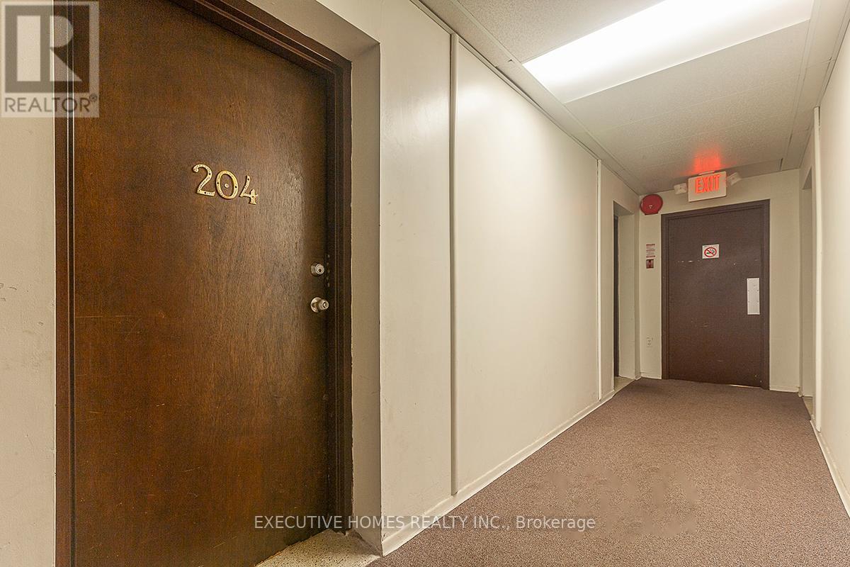 1690 Victoria Park Avenue, Toronto, Ontario  M1R 1R1 - Photo 3 - C12652272