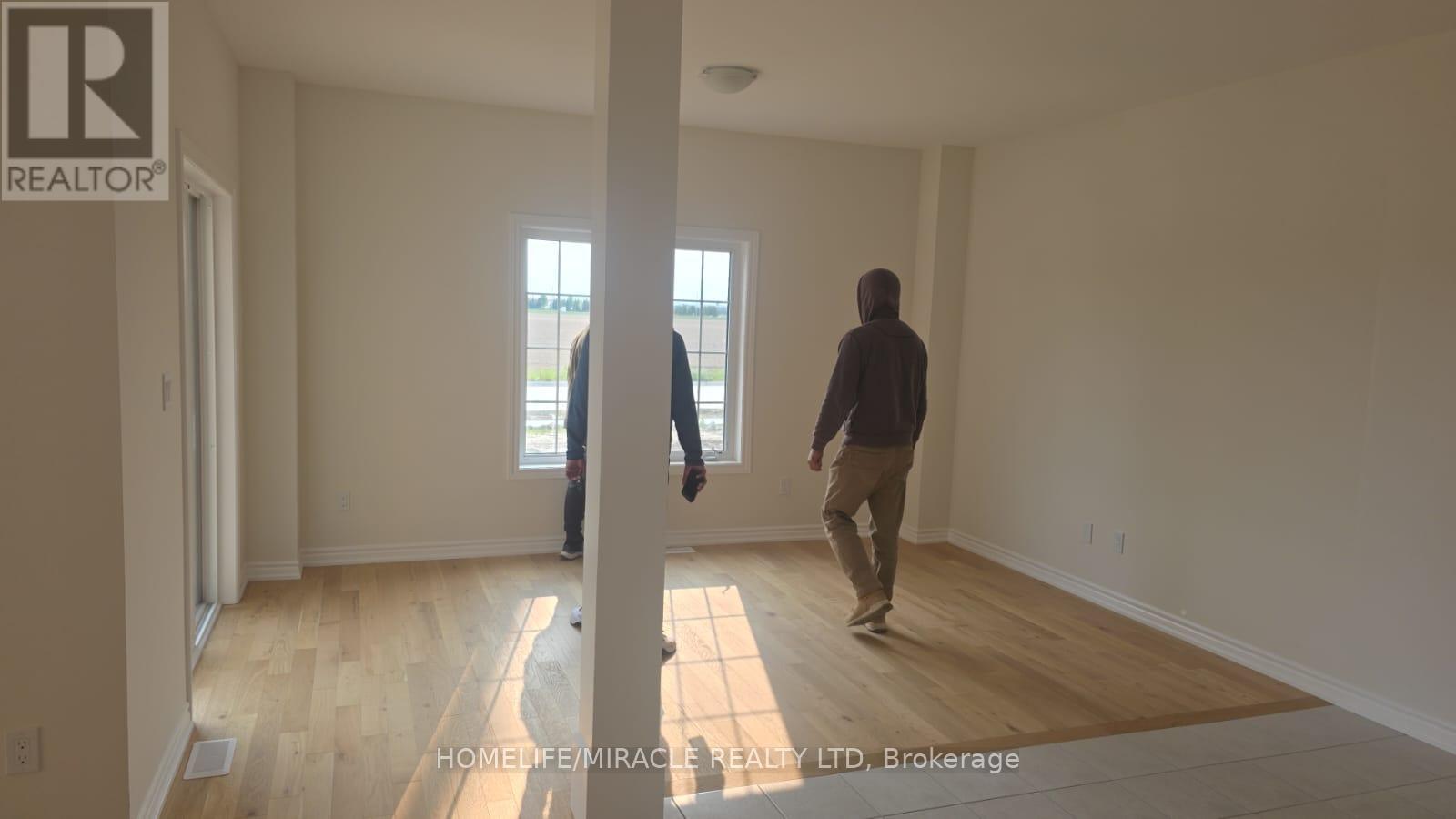 33 Fenn Crescent, New Tecumseth, Ontario  L9R 0X3 - Photo 4 - N12652246