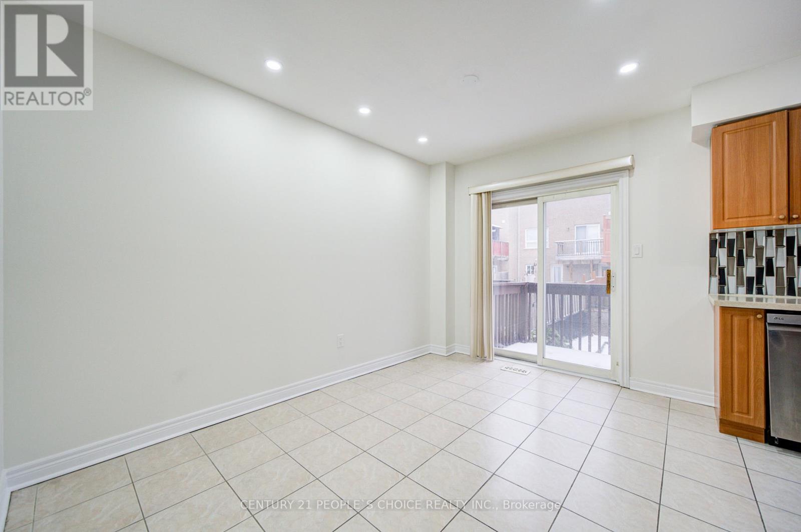 769 Fable Crescent, Mississauga, Ontario  L5W 1S1 - Photo 10 - W12652220