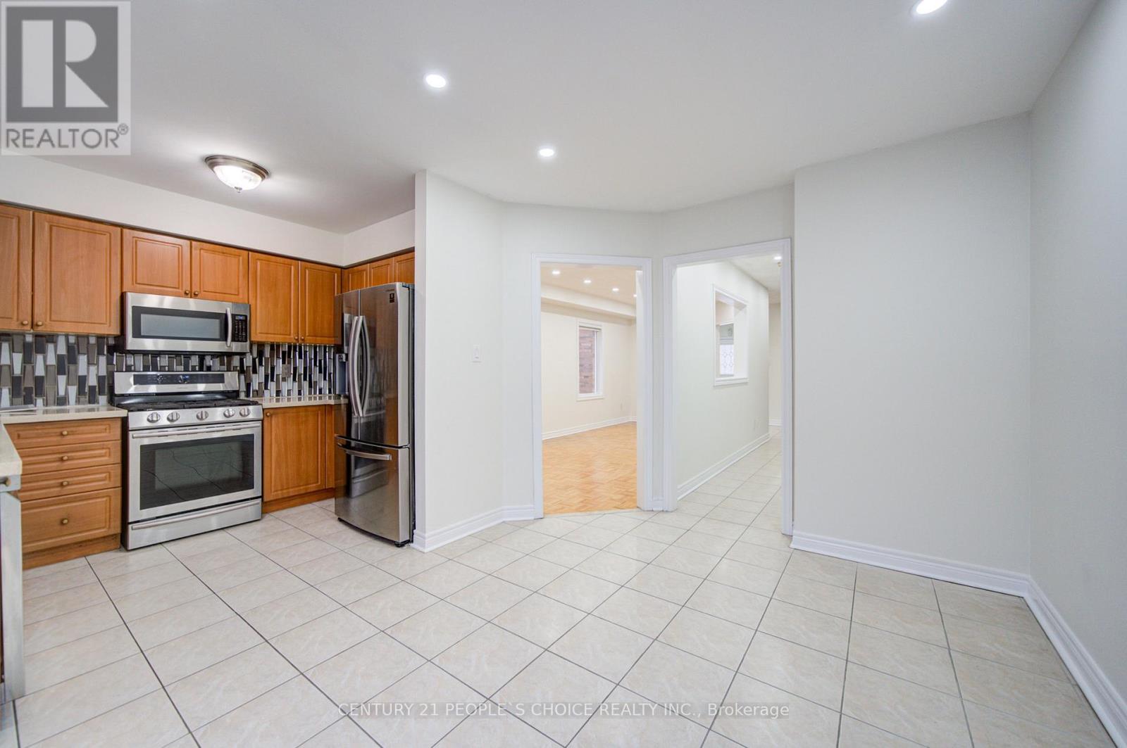 769 Fable Crescent, Mississauga, Ontario  L5W 1S1 - Photo 14 - W12652220