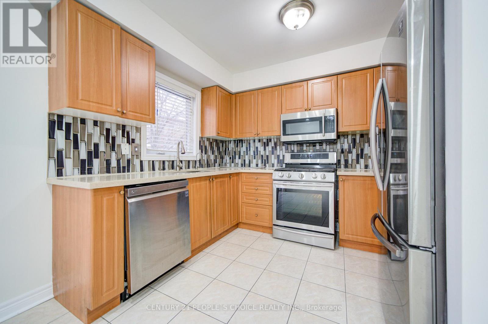 769 Fable Crescent, Mississauga, Ontario  L5W 1S1 - Photo 15 - W12652220