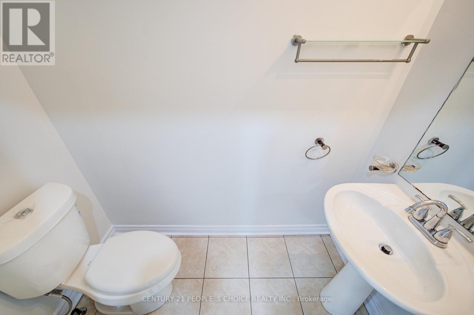 769 Fable Crescent, Mississauga, Ontario  L5W 1S1 - Photo 9 - W12652220