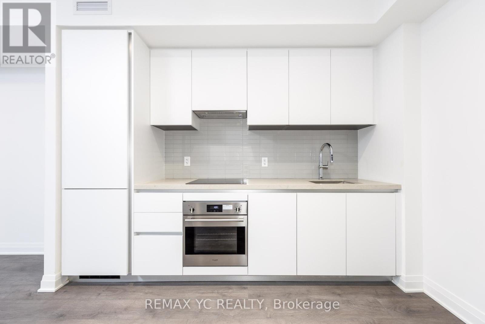 905 - 4015 The Exchange, Mississauga, Ontario  L5B 0N9 - Photo 4 - W12652238