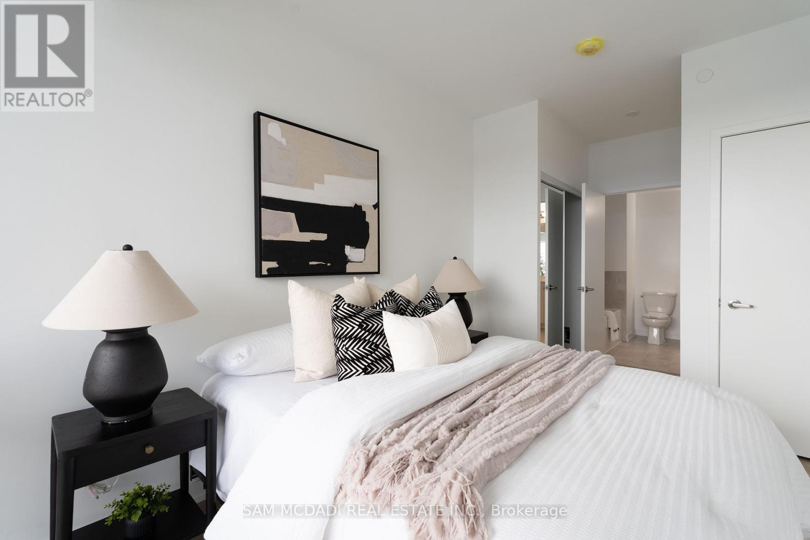 606 - 1035 Southdown Road, Mississauga, Ontario  L5J 0A2 - Photo 15 - W12652264