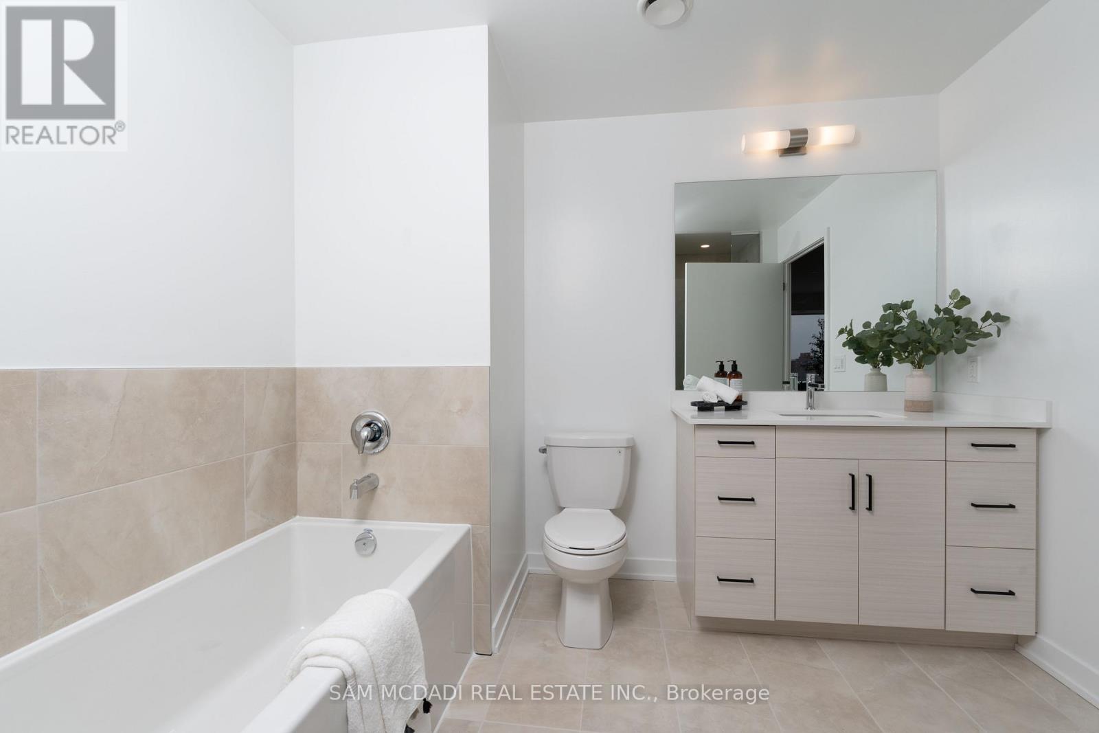 606 - 1035 Southdown Road, Mississauga, Ontario  L5J 0A2 - Photo 16 - W12652264