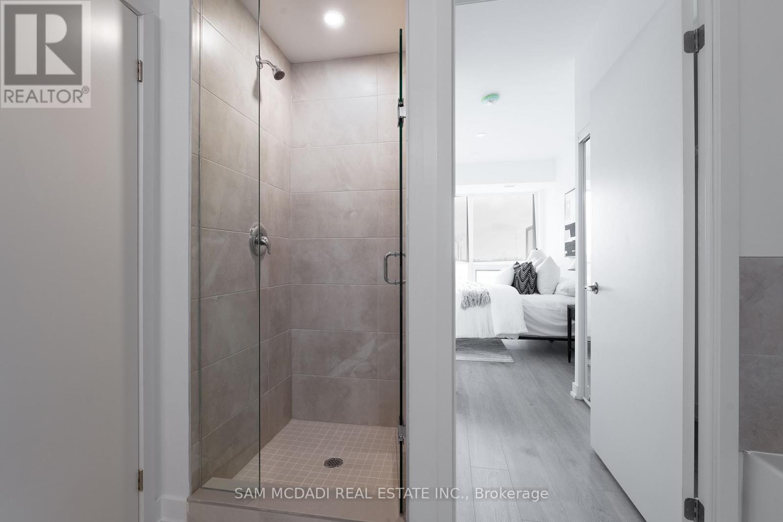 606 - 1035 Southdown Road, Mississauga, Ontario  L5J 0A2 - Photo 17 - W12652264