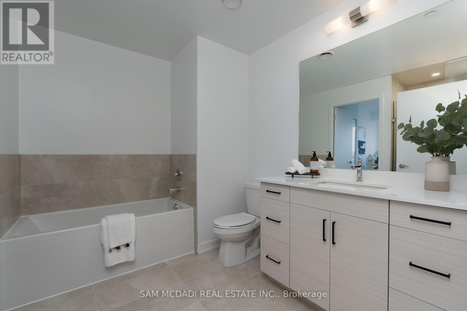 606 - 1035 Southdown Road, Mississauga, Ontario  L5J 0A2 - Photo 18 - W12652264