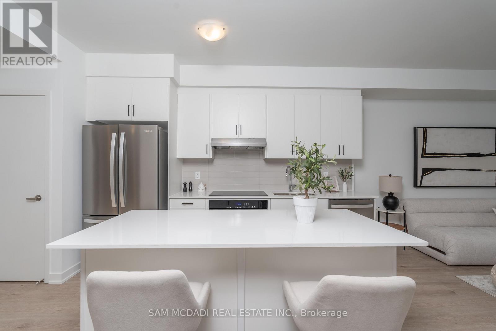 606 - 1035 Southdown Road, Mississauga, Ontario  L5J 0A2 - Photo 7 - W12652264