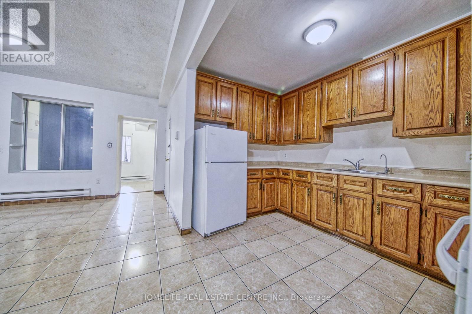 203 - 223 Jameson Avenue, Toronto, Ontario  M6K 2Y7 - Photo 13 - W12652274