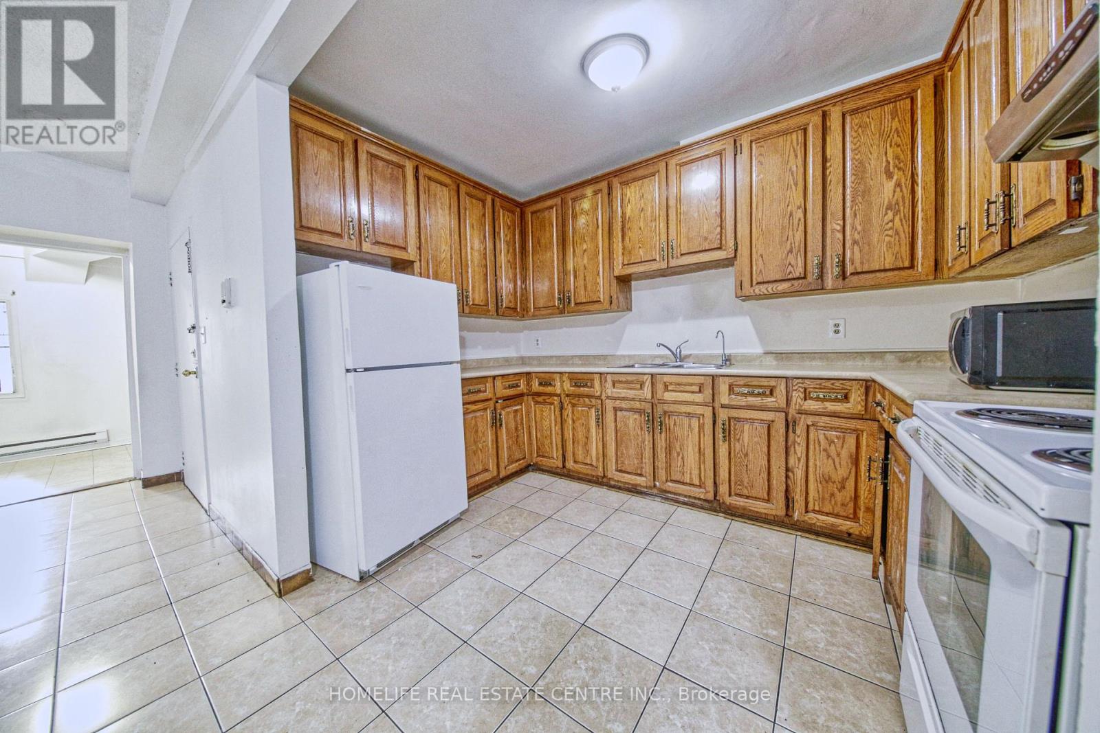 203 - 223 Jameson Avenue, Toronto, Ontario  M6K 2Y7 - Photo 14 - W12652274