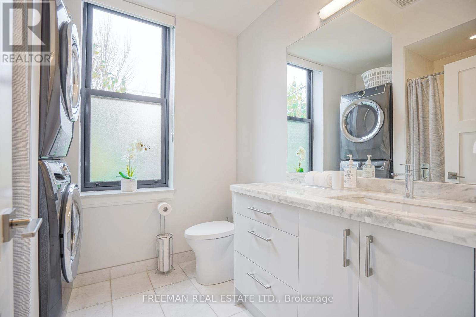 2 - 50 Russell Street, Toronto, Ontario  M5S 1B7 - Photo 16 - C12651928